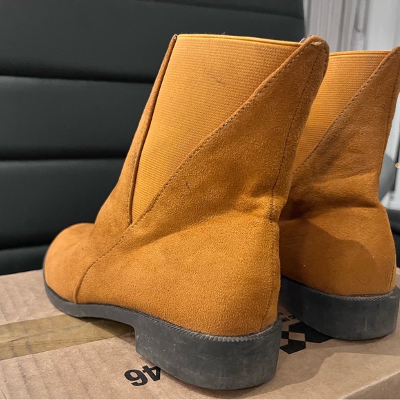 Tan brown women winter boots - Picture 3 of 4